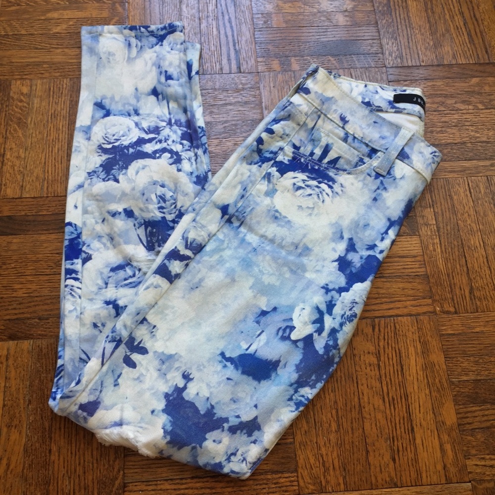 J Brand Distressed Floral LOW-RISE ANKLE Crop Jean